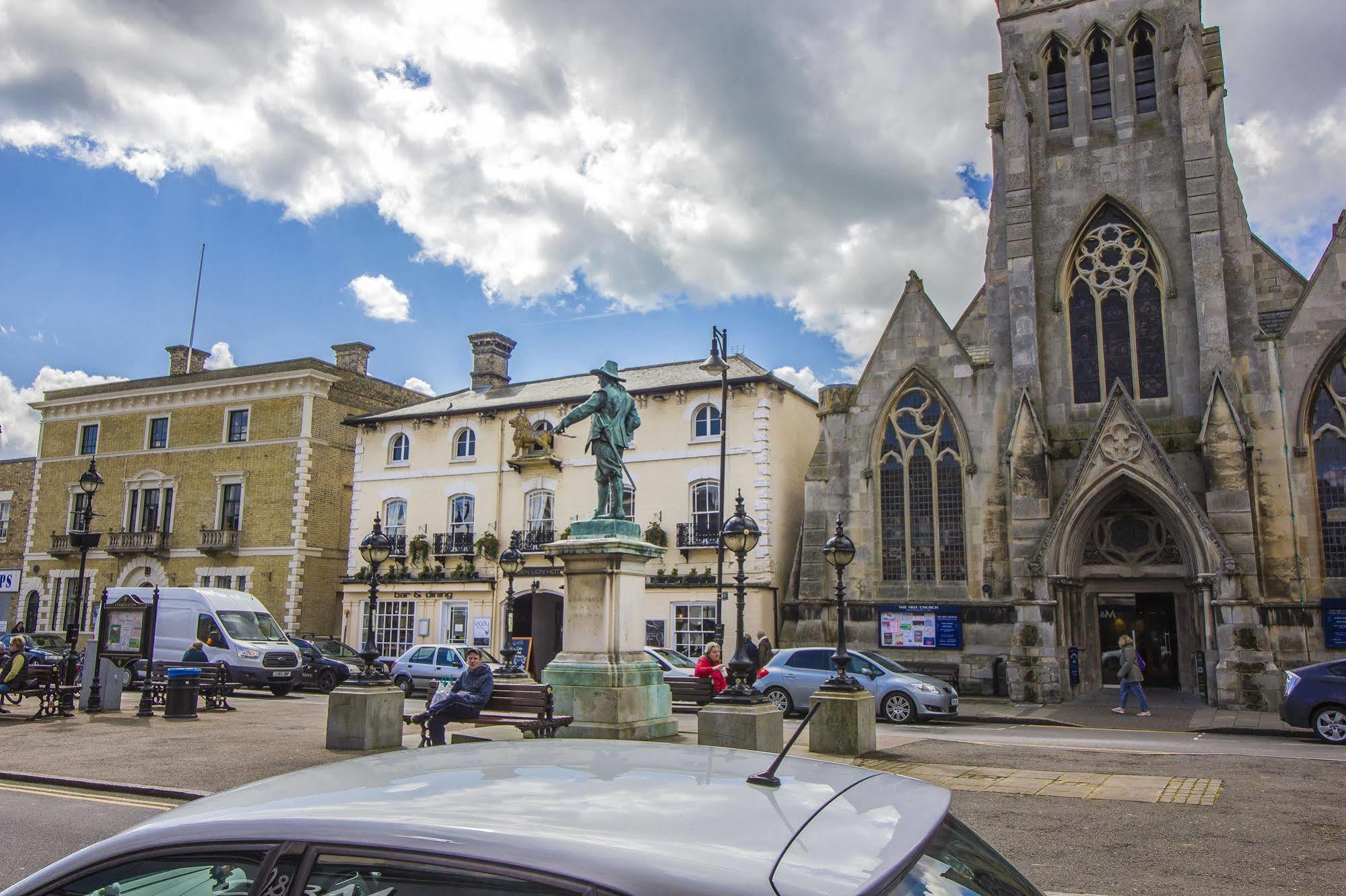 The Golden Lion Hotel, St Ives, Cambridgeshire Ngoại thất bức ảnh