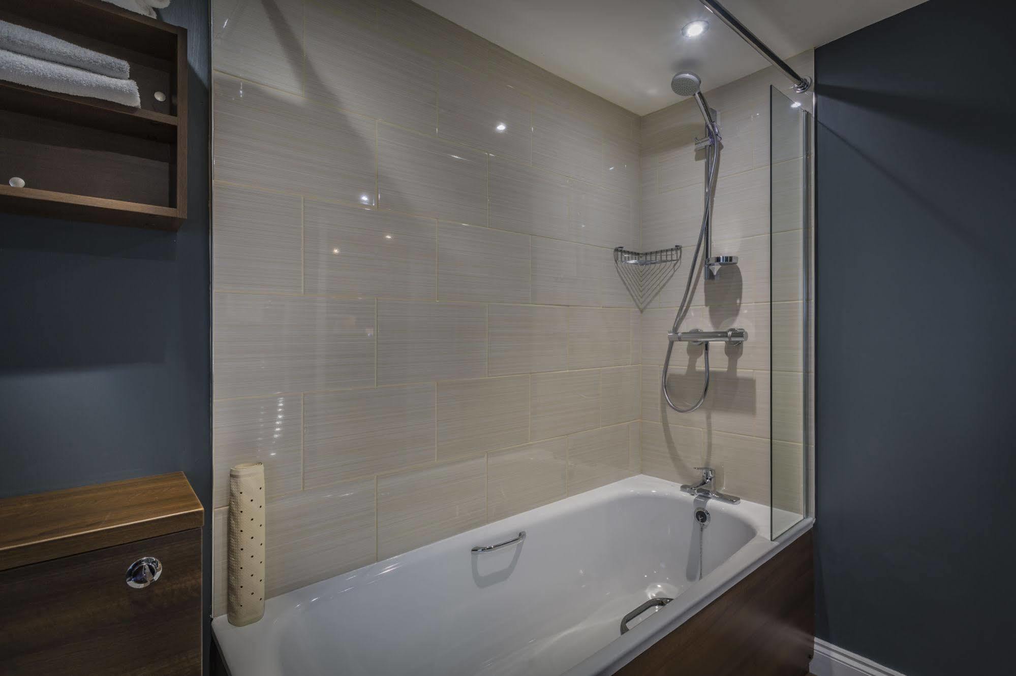 The Golden Lion Hotel, St Ives, Cambridgeshire Ngoại thất bức ảnh