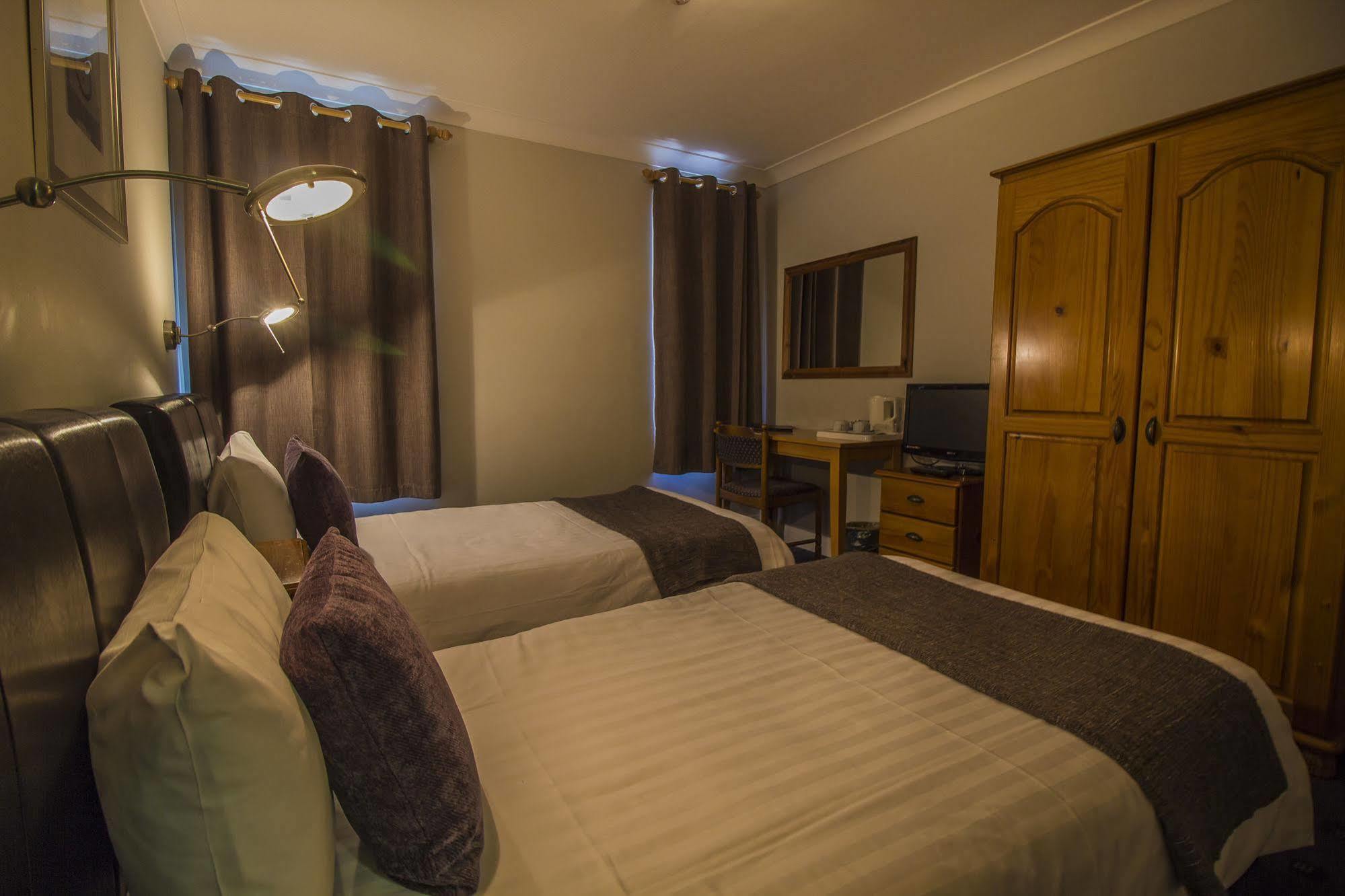 The Golden Lion Hotel, St Ives, Cambridgeshire Ngoại thất bức ảnh