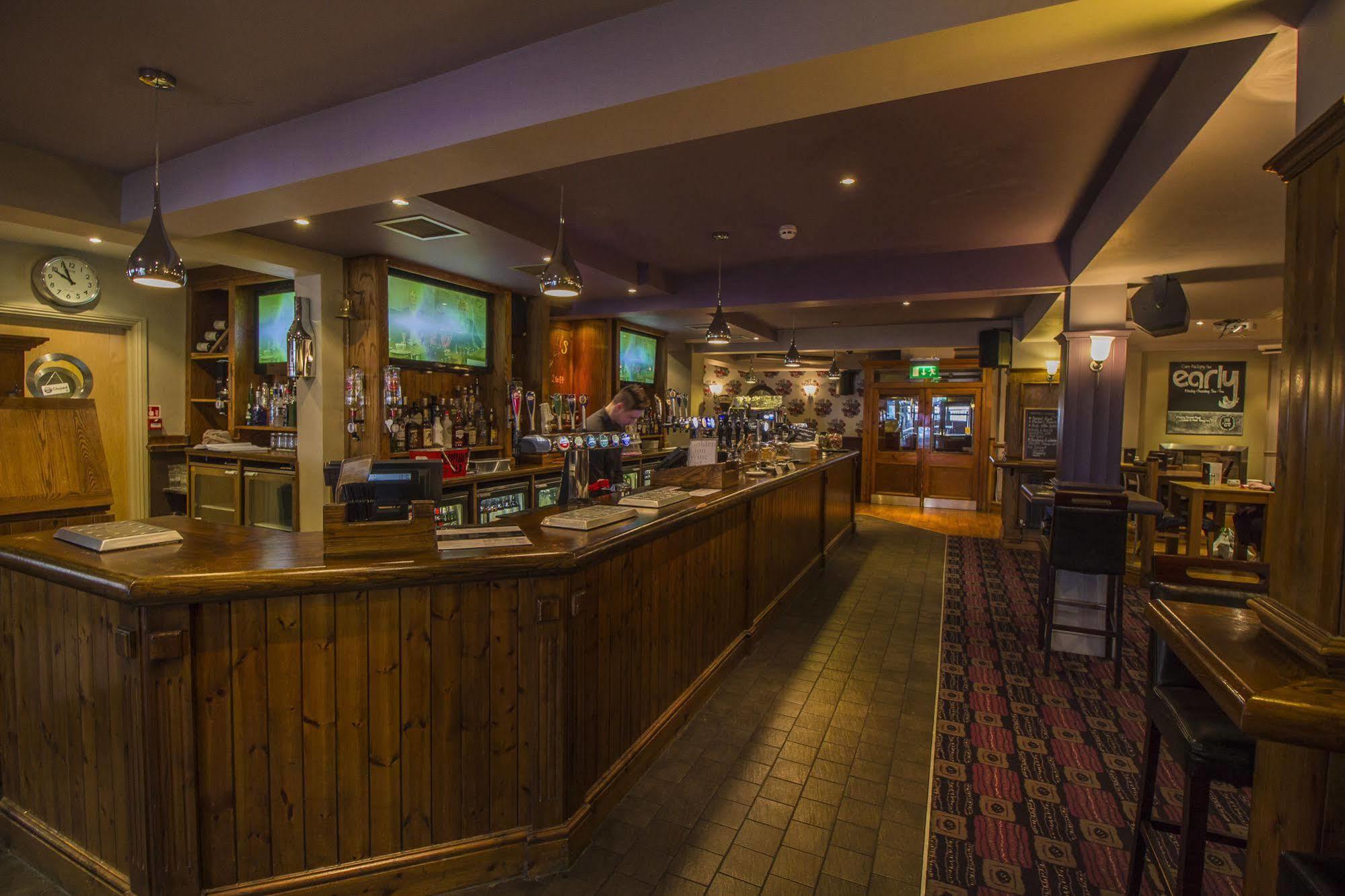 The Golden Lion Hotel, St Ives, Cambridgeshire Ngoại thất bức ảnh