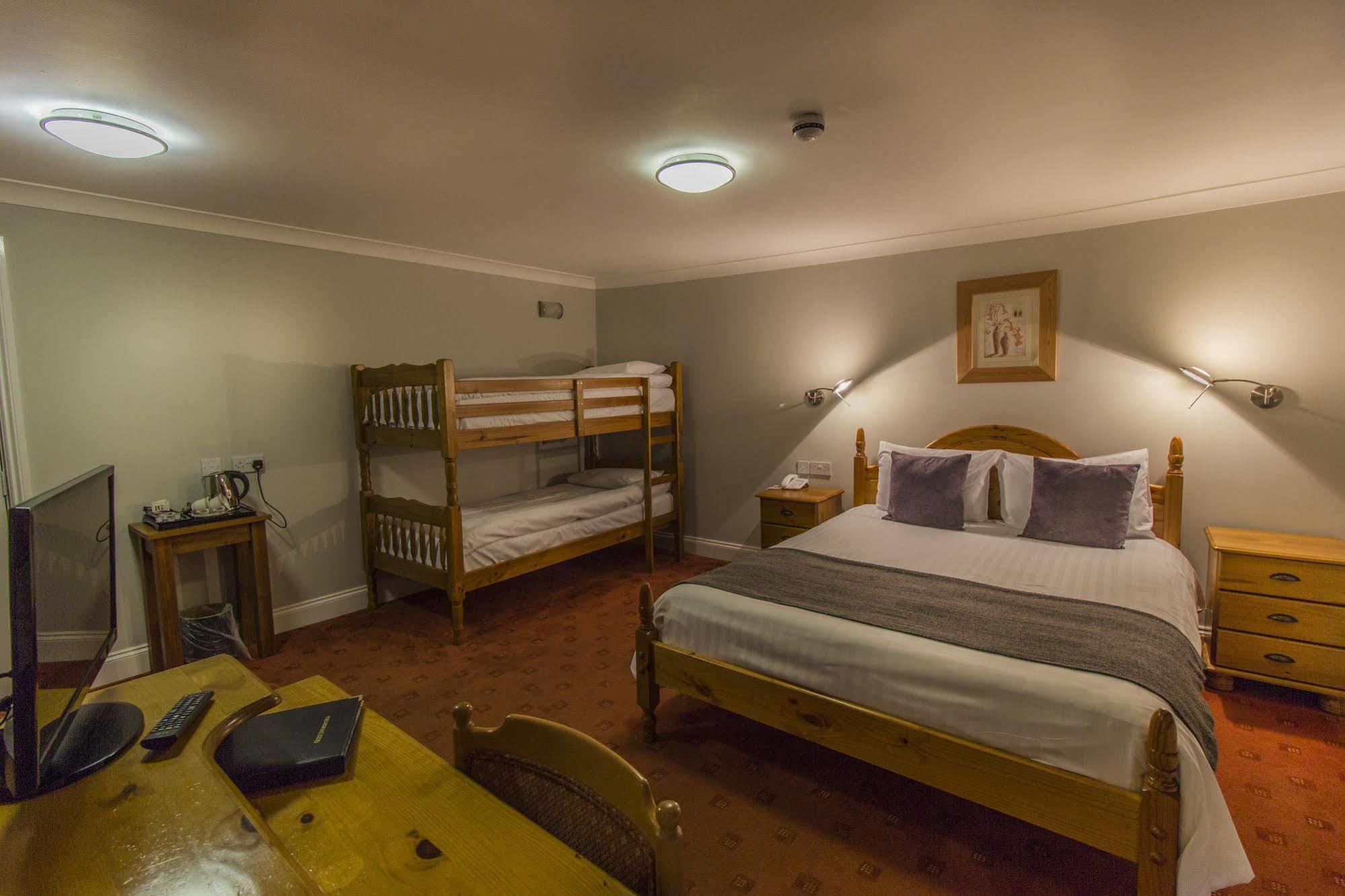 The Golden Lion Hotel, St Ives, Cambridgeshire Ngoại thất bức ảnh