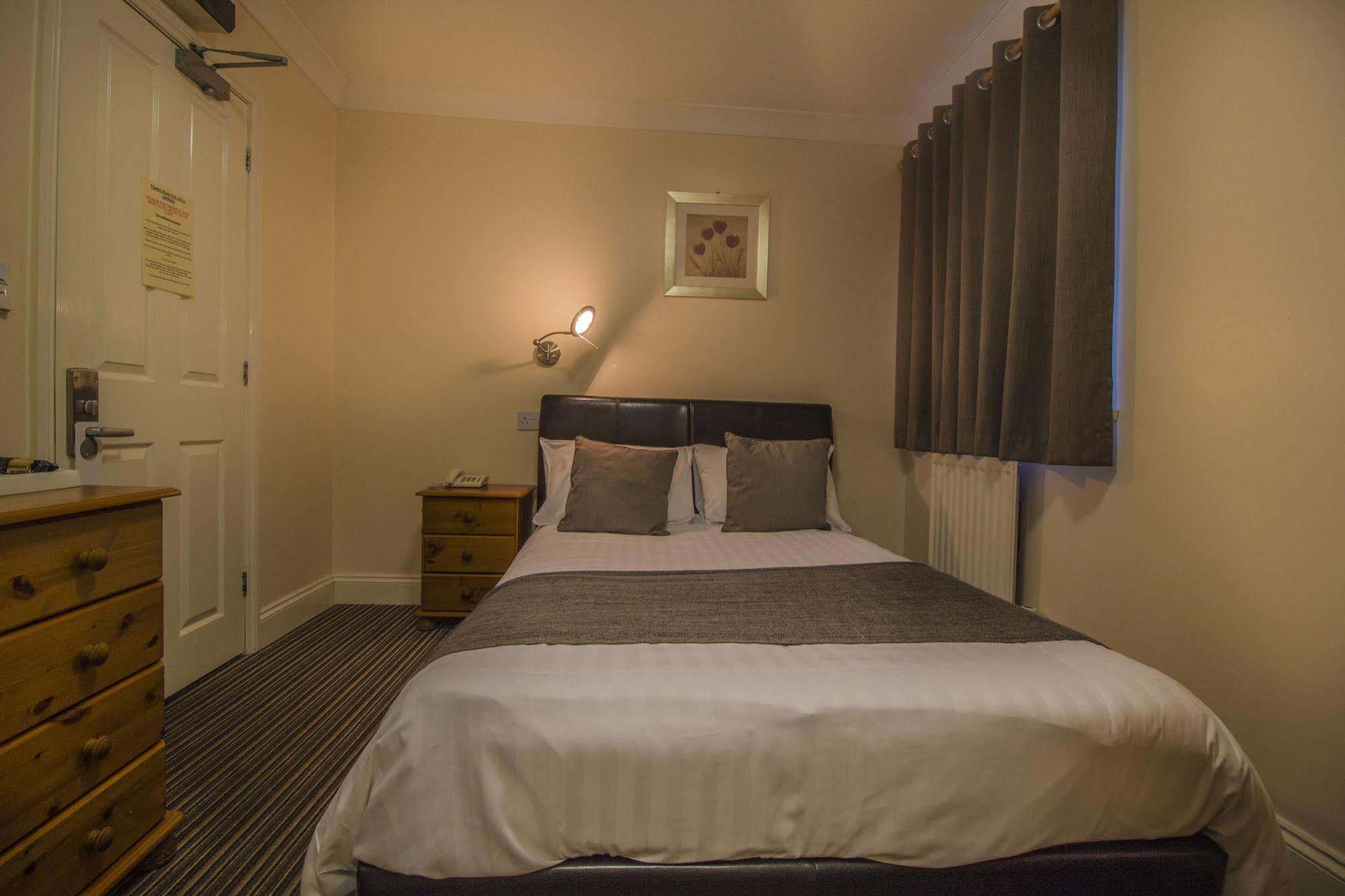The Golden Lion Hotel, St Ives, Cambridgeshire Ngoại thất bức ảnh