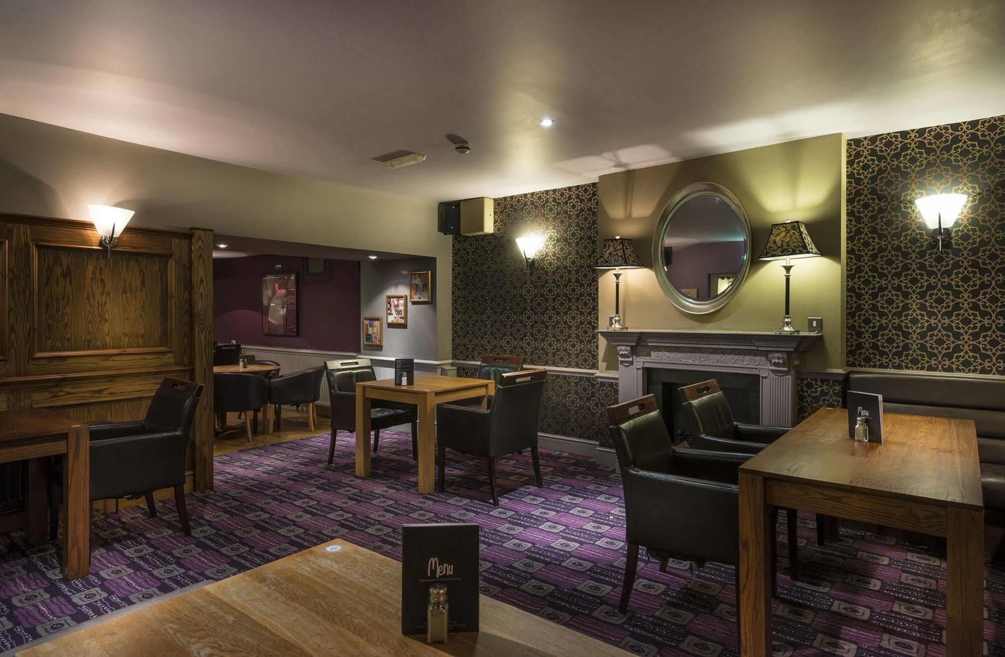 The Golden Lion Hotel, St Ives, Cambridgeshire Ngoại thất bức ảnh